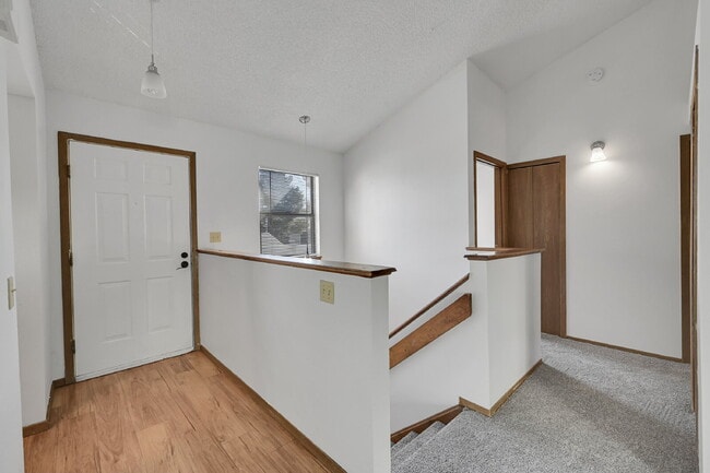 Building Photo - $2,085.00 - 3 Bedrooms, 2 Bathrooms Townhouse in Aurora with Washer and Dryer!