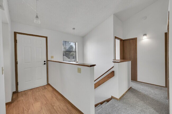 Foto del edificio - $2,085.00 - 3 Bedrooms, 2 Bathrooms Townhouse in Aurora with Washer and Dryer!