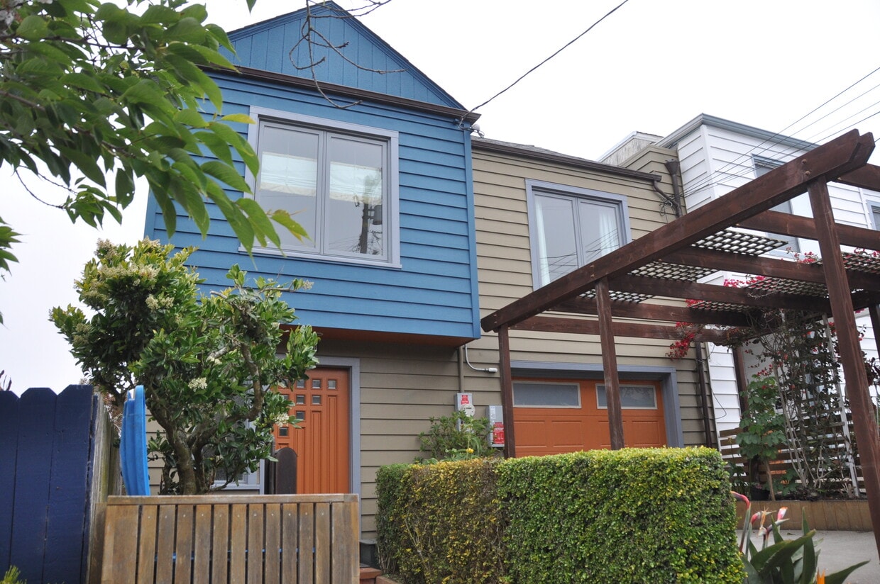 Primary Photo - 126 Shields St