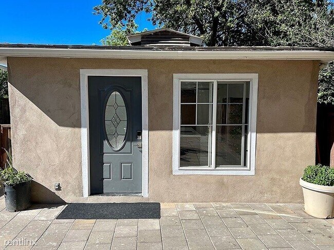 Building Photo - Studio, 1 bath House - 1130 Menlo Oaks Drive