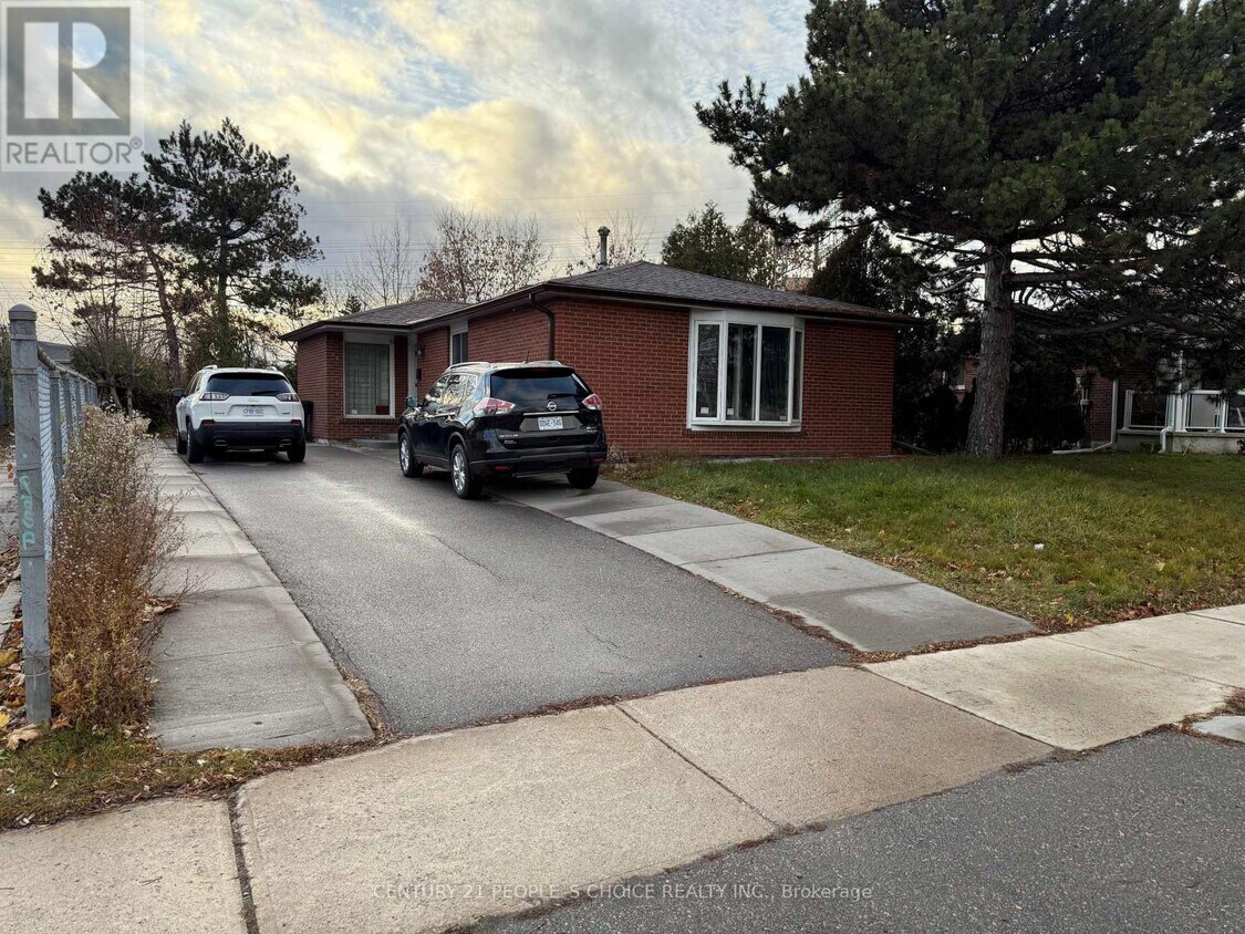 Primary Photo - 28 Lynmont Rd