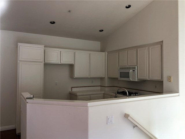 Building Photo - 1303 Reggio Aisle