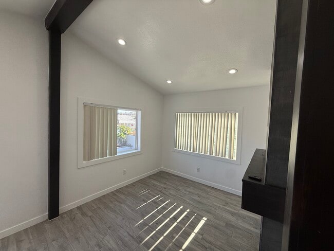 Front room - 1320 W 4th St