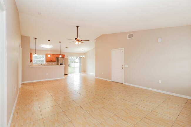 Building Photo - 529 Basil Ct