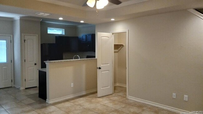 Foto del edificio - 6862 Lakeview Dr.