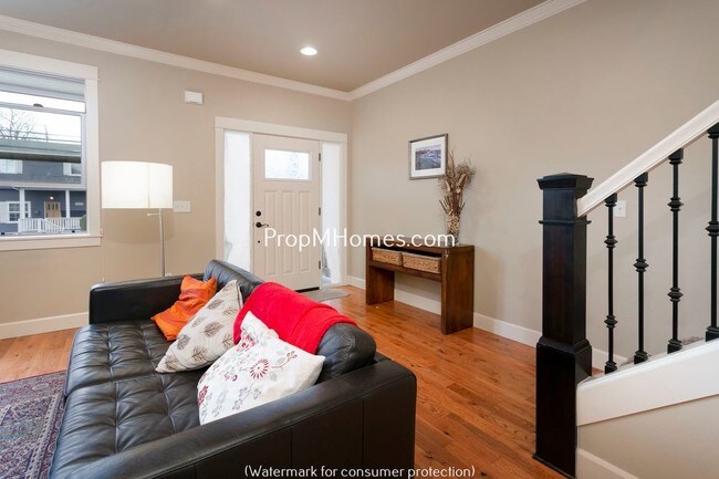 Foto del edificio - 4626 NE Garfield Ave