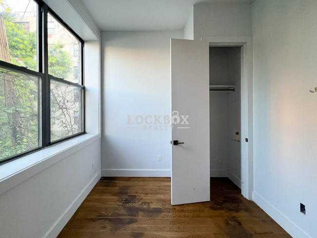 Building Photo - 1337 Gates Ave