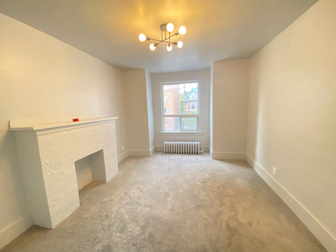 Primary Photo - 275 Bronson Ave