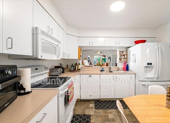 Building Photo - 2513 Lantana Ln