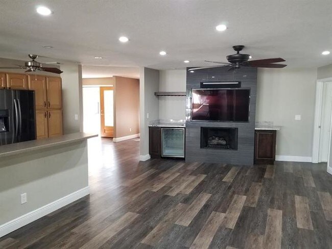 Building Photo - 12715 Kimberly Oaks Circle, Largo, FL 33774