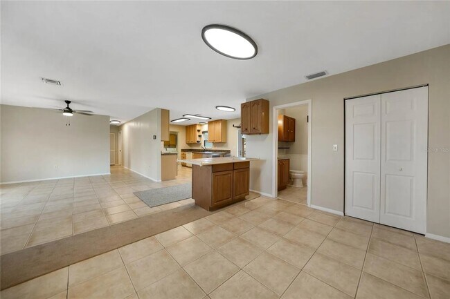 Foto del edificio - 814 Spring Lake Blvd NW
