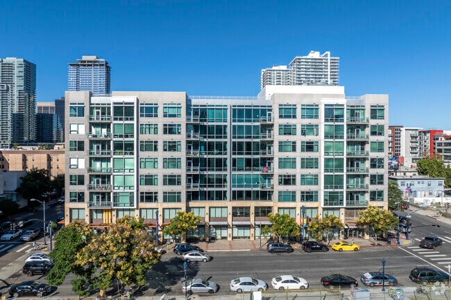 Building Photo - Tenth&G