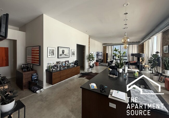 Foto del edificio - 175 N Ada St