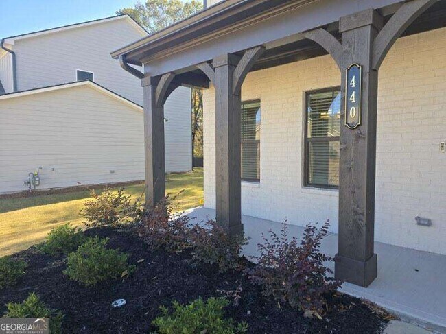 Foto del edificio - 440 Winding Rose Dr