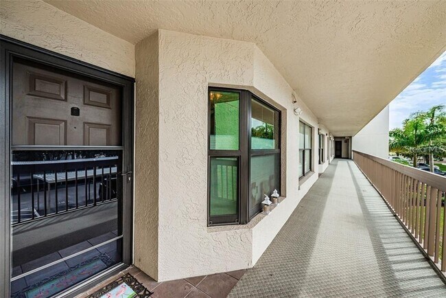 Foto del edificio - 1324 Pasadena Ave S