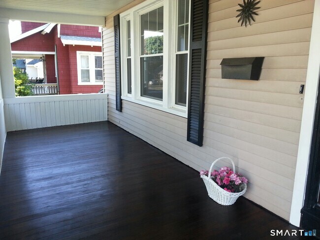 Building Photo - 356 Townsend Ave