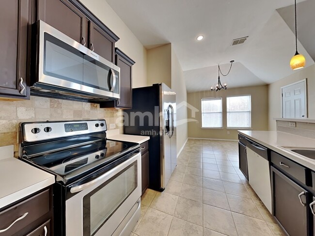 Foto del edificio - 2020 Fairview Dr