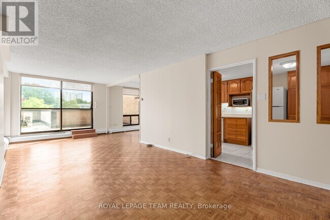 Photo du bâtiment - 515-515 St. Laurent Blvd