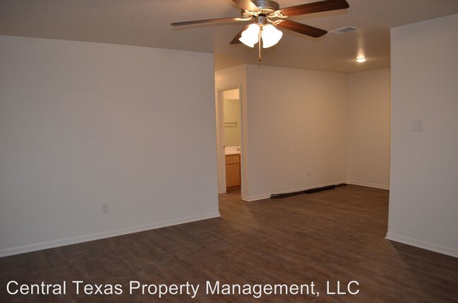 Foto del edificio - 402 Bonnie Dr