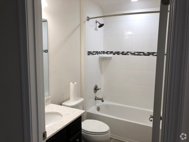 Building Photo - 14820 Saddle Creek Drive
