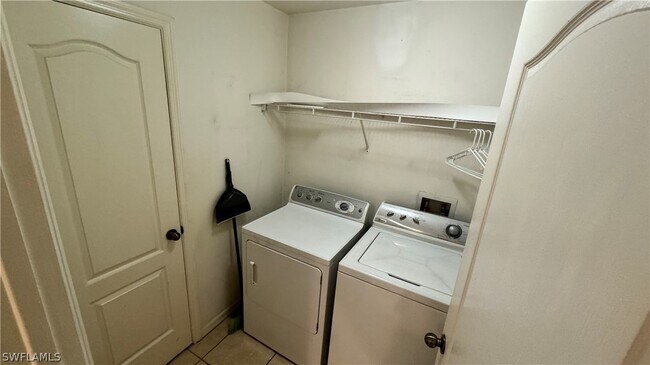 Building Photo - 706 Kismet Pkwy E
