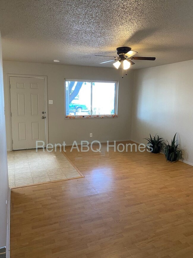 Foto del edificio - 3 Bed, 2 Bath Family Home in Highland School District