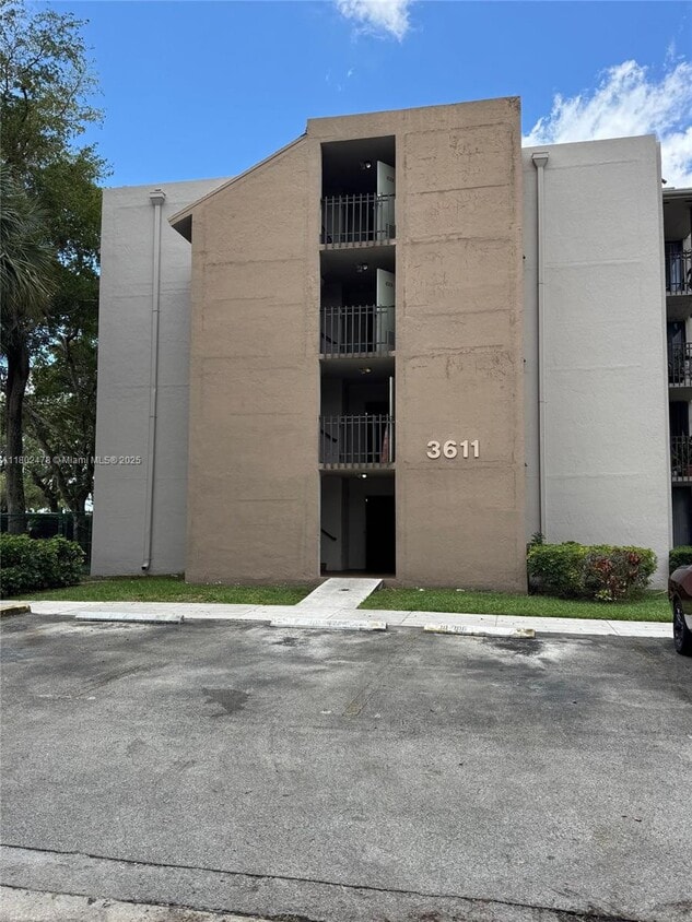 Primary Photo - 3611 SW 117th Ave