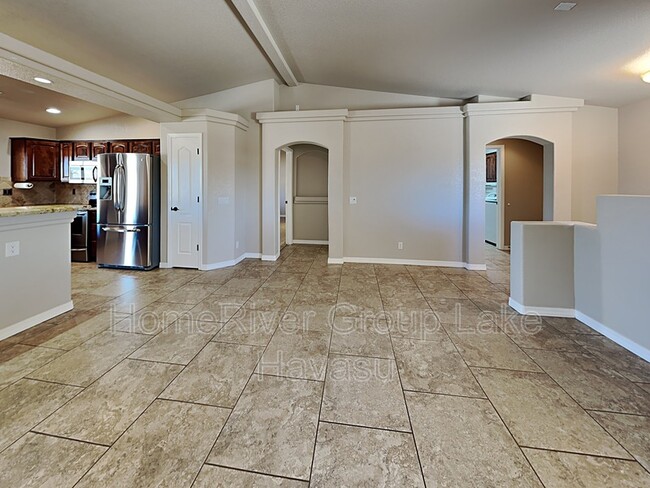 Building Photo - 3737 Tahitian Dr