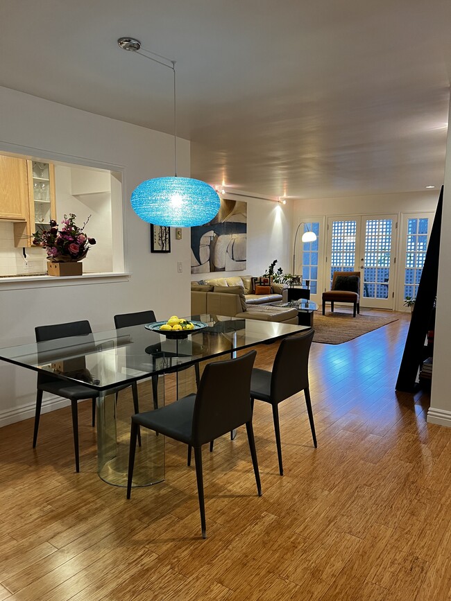 Open floor plan upon entry - 901 10th St
