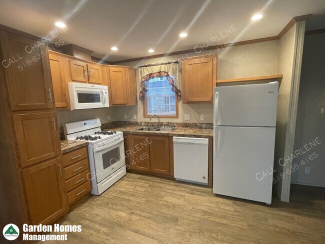 Foto del edificio - 8 Garden Cir