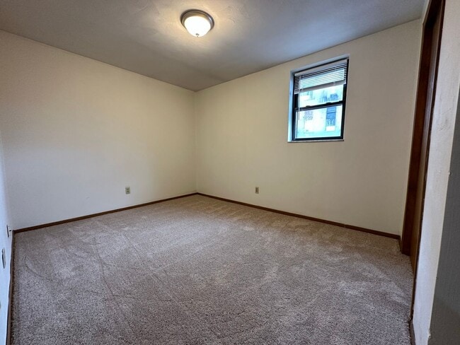 Foto del edificio - Large 1BR on Fifth Avenue - Prime Oakland Location! Call Today!