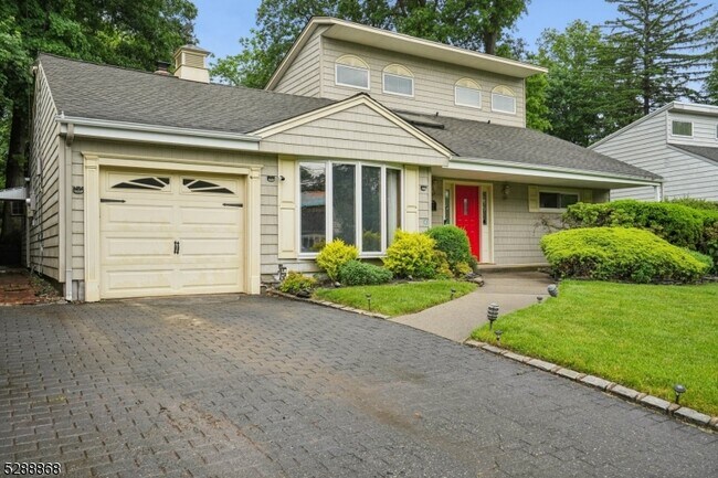 Foto del edificio - 57 Ashwood Dr