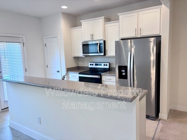 Building Photo - 23 Bordeaux Dr