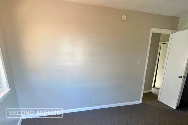 Building Photo - 2728 Barry Dr