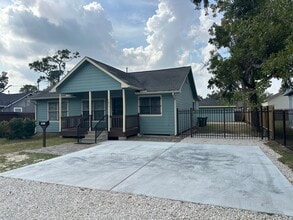 Building Photo - 7811 Helmers St Building Photo - 7811 Helmers St