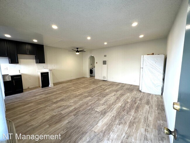 Foto del edificio - 1 br, 1 bath Apartment - 3419-31 Keystone ...