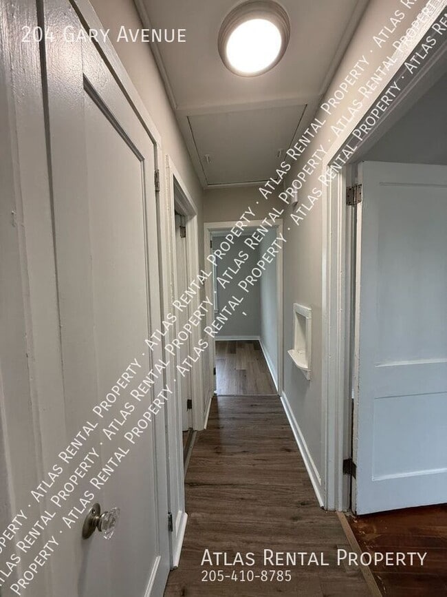 Building Photo - 204 Gary St