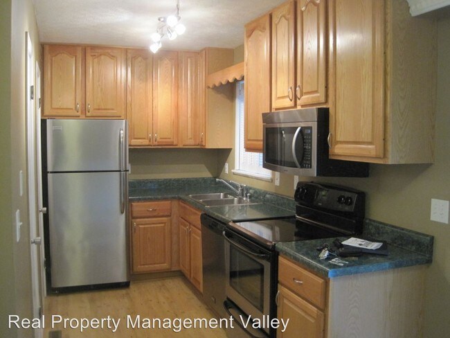 Foto del edificio - 245 Oakwood Rd