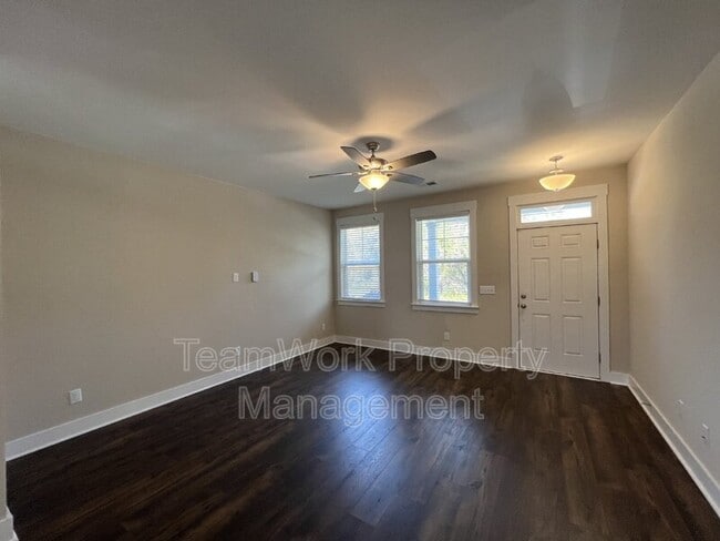 Building Photo - 3950 Hillyard St