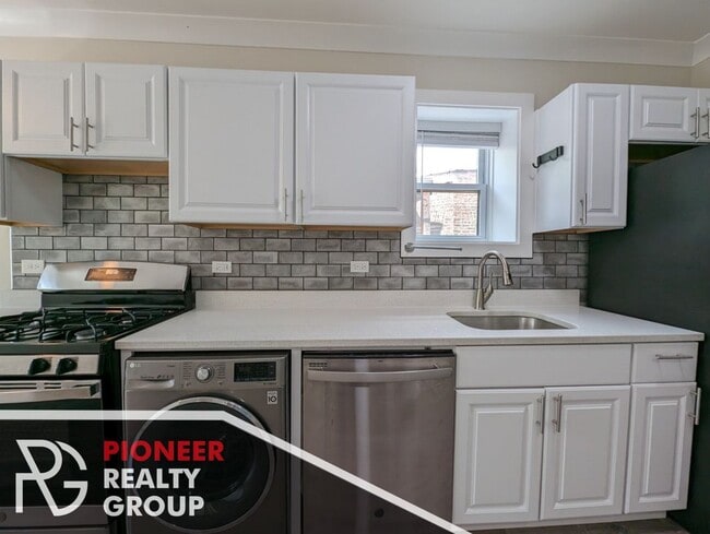 Foto del edificio - 2131 W Giddings St