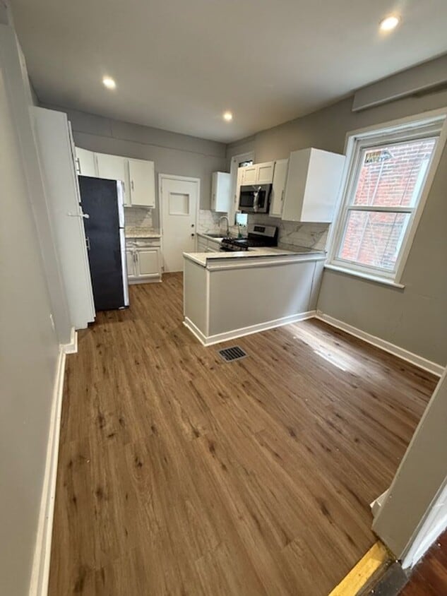 Charming 3-Bedroom Home with Modern Amenities - Ready for You! - Charming 3-Bedroom Home with Modern Amenities - Ready for You!