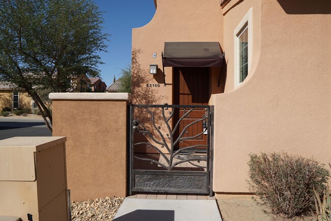 Building Photo - 52160 Desert Spoon Ct