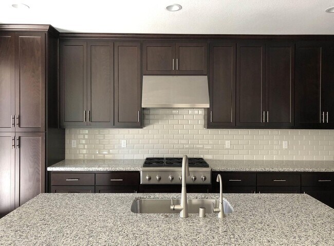 Foto del edificio - Spacious 4BD/3.5BA Two-Story Home in Mount...