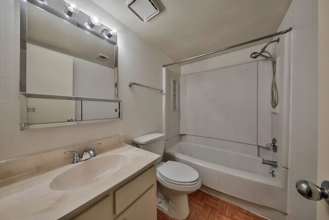 Foto del edificio - 3149 Windchase Blvd