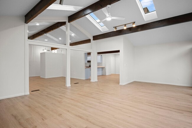 Building Photo - 875 Brandon Cir