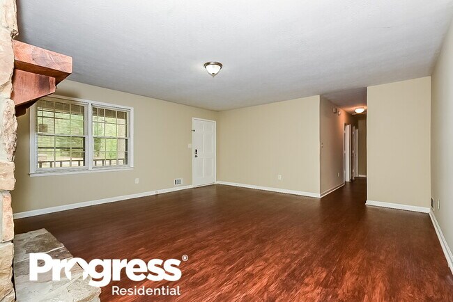 Building Photo - 105 Highland Cir