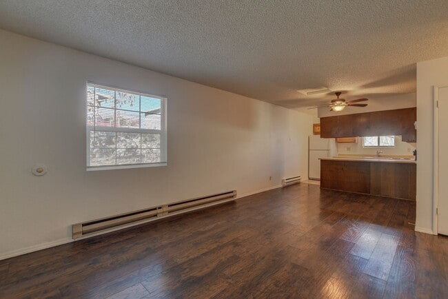 Building Photo - 638 2nd St