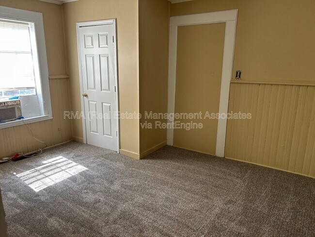 Foto del edificio - 503 Hallyburton St