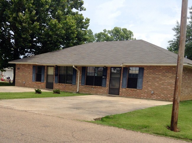 front of unit - 122 Price St