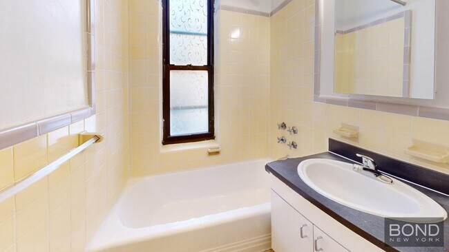 Foto del edificio - 162 E 55th St
